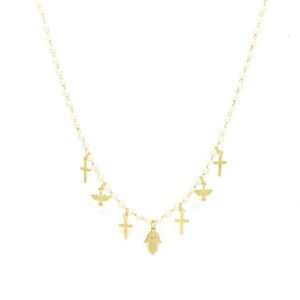 Colar de pérolas com pingente de cruz e mão de Fátima - banho ouro 18k